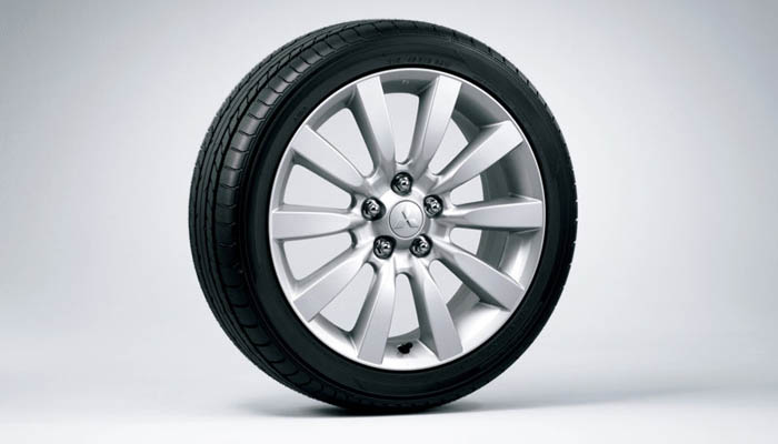 Llanta 285/45R19 BEGSLORS (Rin 19) — Semi nueva
